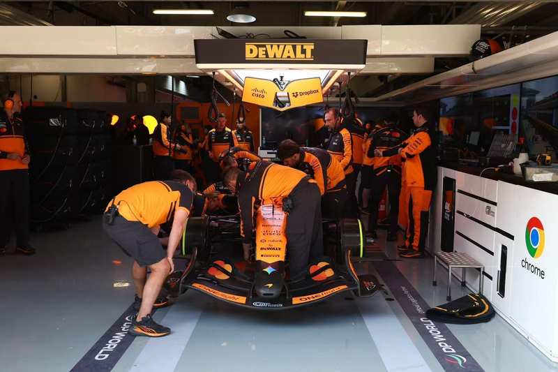  申城赛道沸腾周末；F1中国站创观赛纪录，旅游商贸多业态联动释放巨大活力。 体育新闻