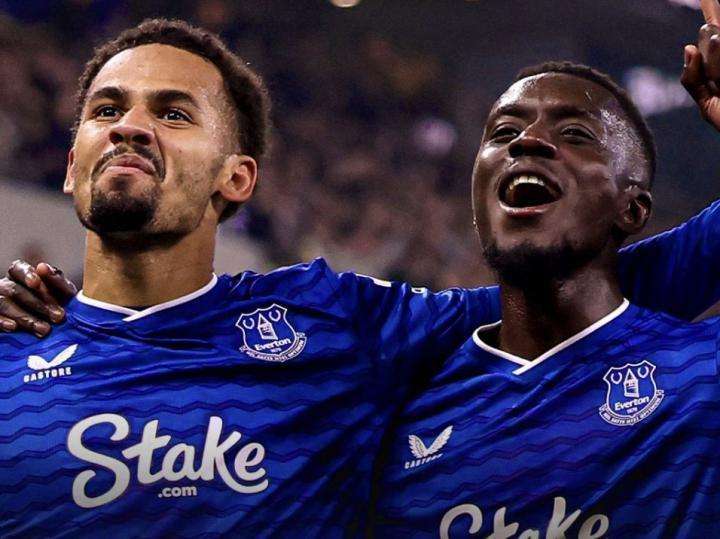  埃弗顿主场强势爆发，3-0大胜切尔西；创下多年对阵最大比分纪录。 体育新闻