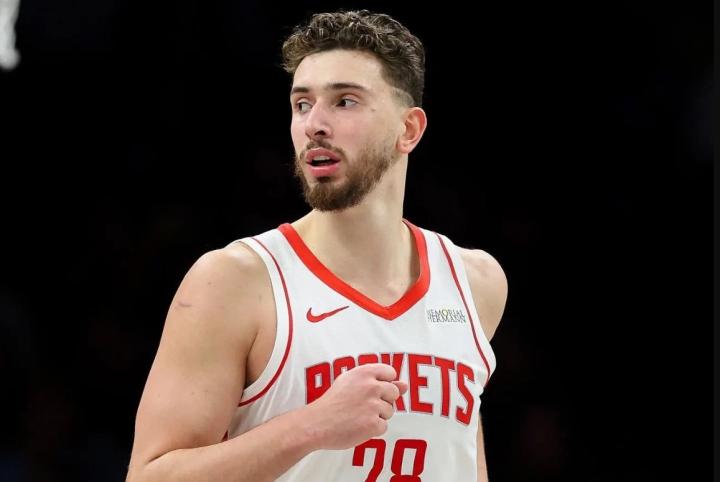  内线核心高效输出；申京三双难救火箭，公牛主场笑到最后。 体育新闻