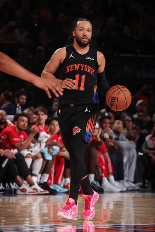  夺冠热门的伪命题：从尼克斯大胜公牛看强队战力背后的隐忧 体育新闻