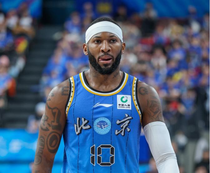  技术解码：22-0攻势波背后的战术裂变与轮换逻辑 体育新闻