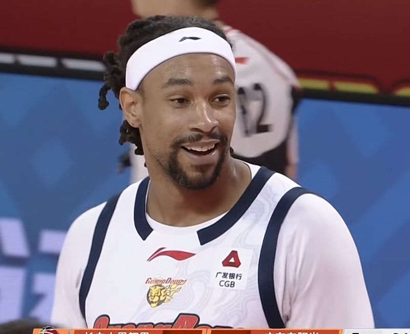  【深度解析】徐昕爆发背后的技术密码：从广东边缘人到广州核心的内线进化论 体育新闻