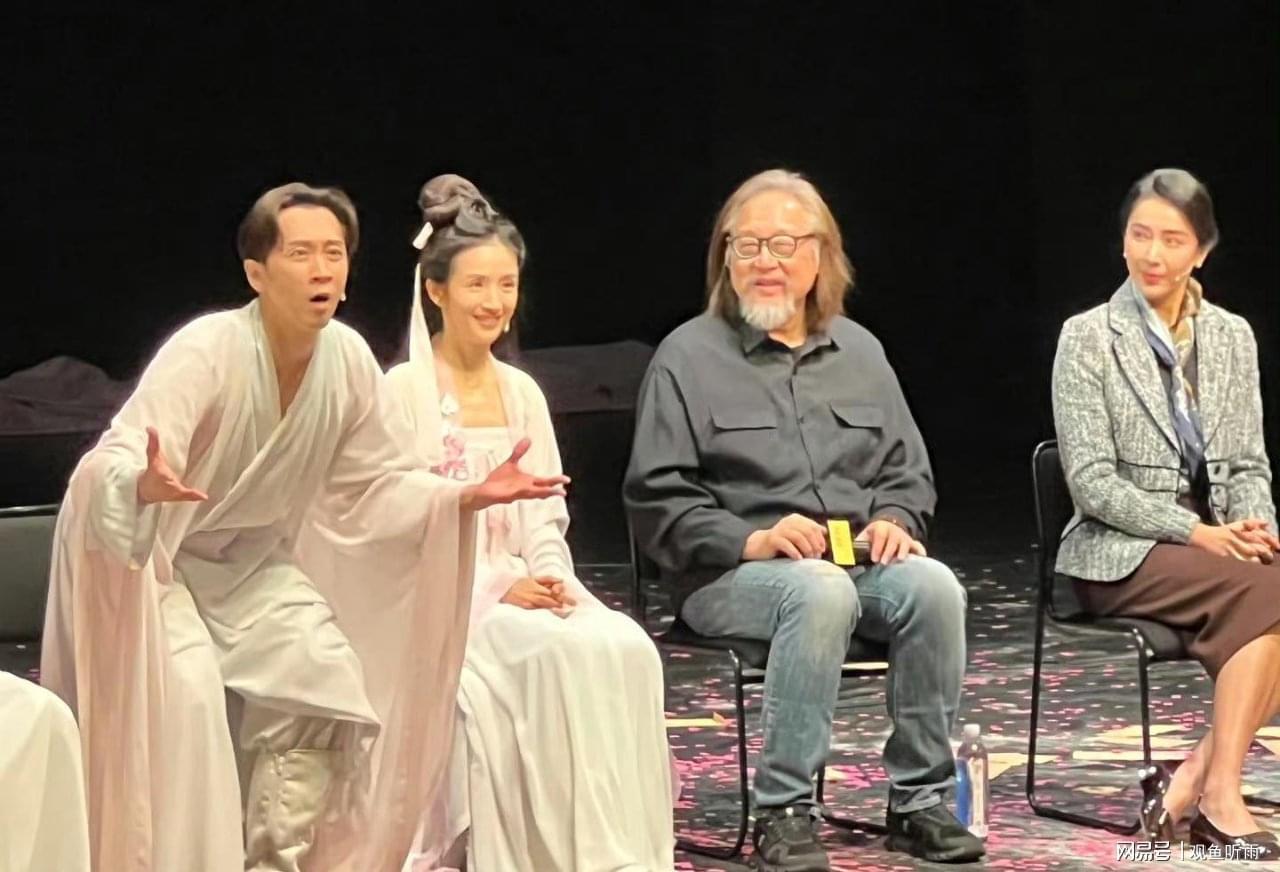  从灵气的起点到话剧的舞台：林依晨43岁的职业转型深层解析 娱乐新闻