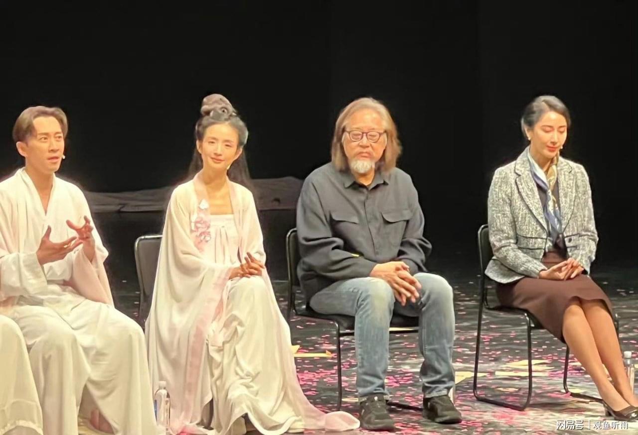  从灵气的起点到话剧的舞台：林依晨43岁的职业转型深层解析 娱乐新闻